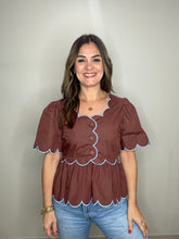 Cargar imagen en el visor de la galería, Solid short sleeve ruffle hem top
