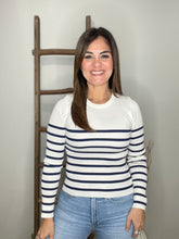 Cargar imagen en el visor de la galería, Stripe ribbed long sleeve top
