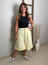 Cargar imagen en el visor de la galería, Drawstring Waist Culotte Style Shorts

