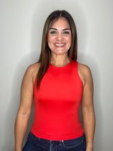 Cargar imagen en el visor de la galería, RIBBED INNER LINED SLEEVELESS TANK
