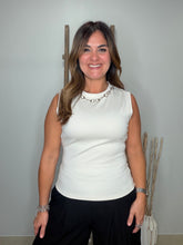 Cargar imagen en el visor de la galería, Sleeveless mock neck top
