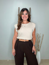 Cargar imagen en el visor de la galería, Shoulder detail sleeveless top
