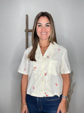 Cargar imagen en el visor de la galería, Disty Floral Embroidered Top
