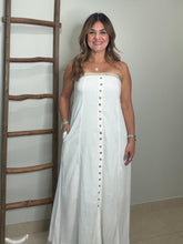 Cargar imagen en el visor de la galería, Strapless Button-Front Maxi Dress
