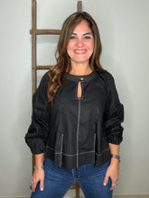 Cargar imagen en el visor de la galería, Contrast Stitch Pleated Blouse
