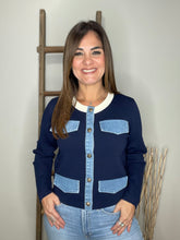 Cargar imagen en el visor de la galería, Solid sweater knit long sleeve cardigan

