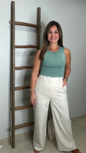 Cargar imagen en el visor de la galería, Wide-Leg Pants With Pockets

