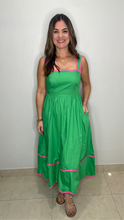 Cargar imagen en el visor de la galería, Square Neck Scalloped Poplin Midi Dress

