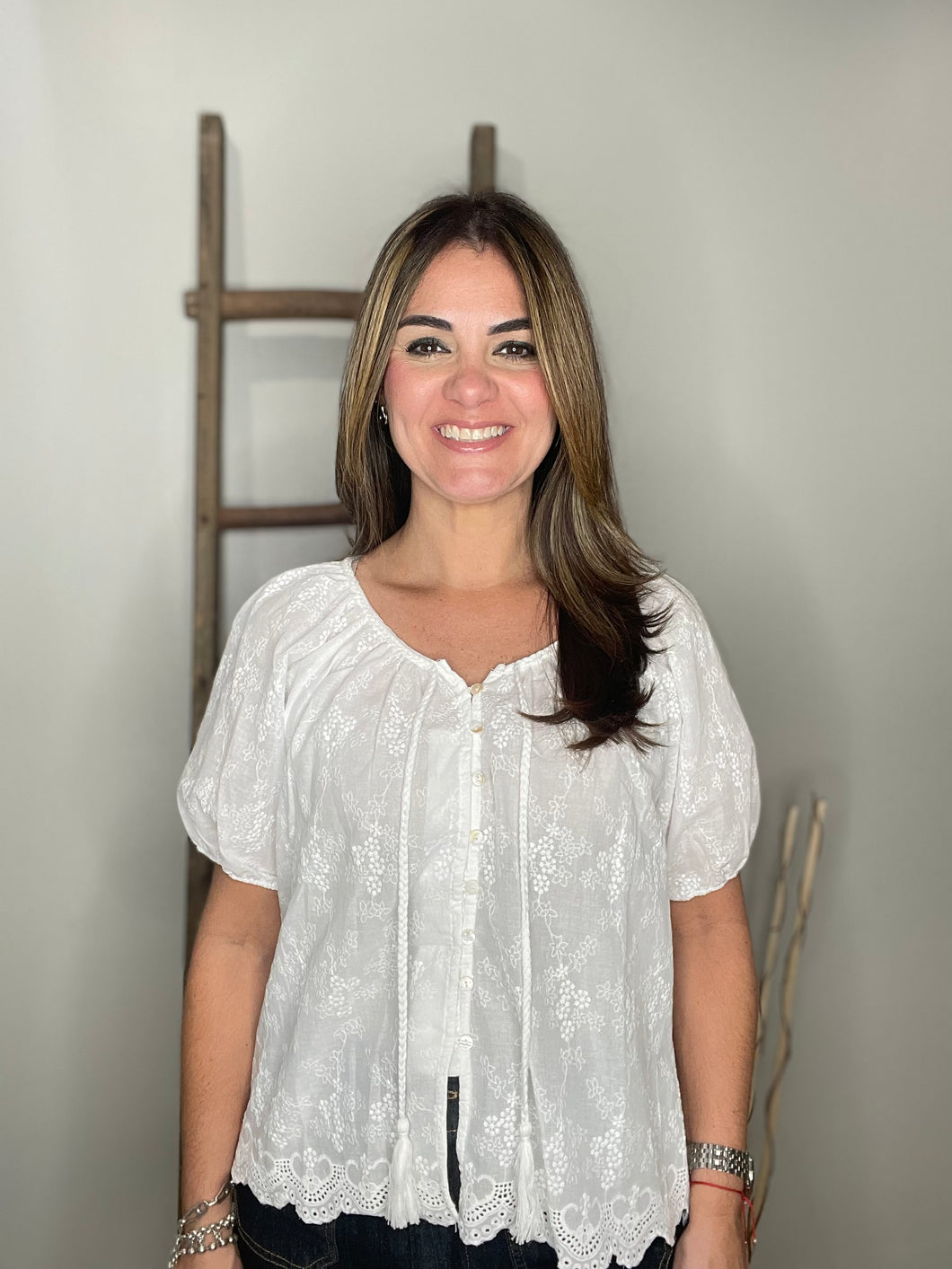 SOLID EMBROIDERED SHORT SLEEVE TOP