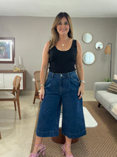Cargar imagen en el visor de la galería, Wide Crop Denim Pants
