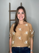 Cargar imagen en el visor de la galería, Embroidered Dolman Sleeve Top - Cappuccino
