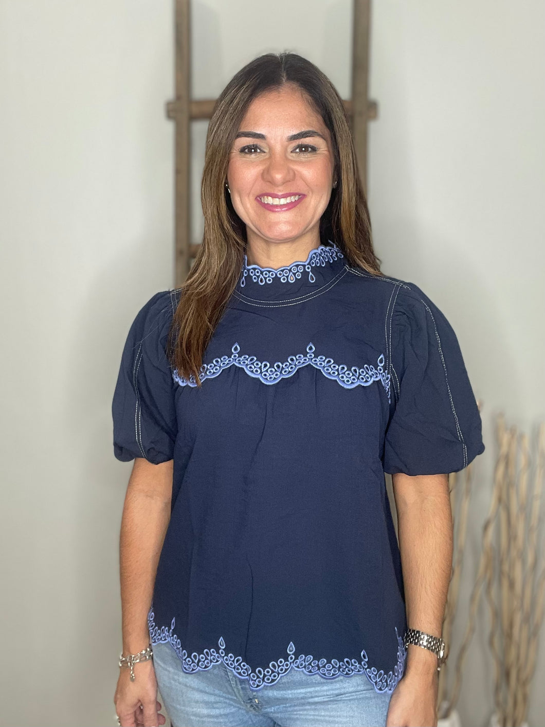 Solid puff sleeve top