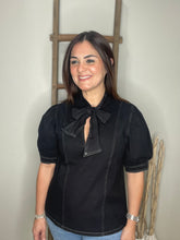 Cargar imagen en el visor de la galería, Solid denim mock neck short sleeve top
