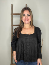 Cargar imagen en el visor de la galería, SQUARE NECK BUTTON DOWN BLOUSE TOP
