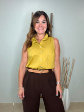 Cargar imagen en el visor de la galería, Solid pintuck pleated top
