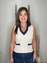 Cargar imagen en el visor de la galería, Cable knit split collar v-neck vest top
