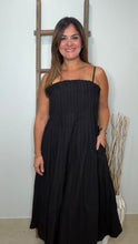 Cargar imagen en el visor de la galería, Solid sleeveless midi dress
