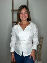 Cargar imagen en el visor de la galería, Solid Long Sleeve Asymmetric Top

