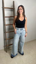 Cargar imagen en el visor de la galería, Mineral Washed Contrast Hem Jeans
