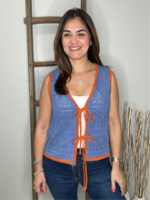 Cargar imagen en el visor de la galería, Crochet Tie Front Top
