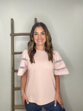 Cargar imagen en el visor de la galería, Lace Trim Sleeve Solid Knit Top
