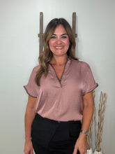 Cargar imagen en el visor de la galería, Whipstitch Drop Shoulder Regular Blouse
