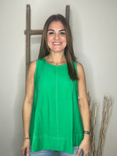 Cargar imagen en el visor de la galería, Solid sleeveless pullover top
