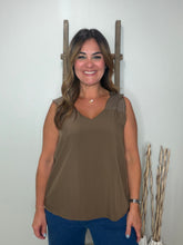 Cargar imagen en el visor de la galería, Stitch Detail V-neck Sleeveless Top
