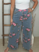 Cargar imagen en el visor de la galería, Floral print pants
