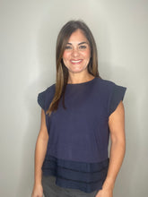 Cargar imagen en el visor de la galería, Top-stich Lace Trim Top
