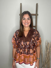 Cargar imagen en el visor de la galería, Boho print short puff sleeve top
