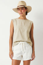Cargar imagen en el visor de la galería, Round Neck Sleeveless Top
