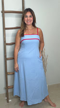 Cargar imagen en el visor de la galería, Nattie Solid sleeveless midi dress

