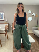 Cargar imagen en el visor de la galería, Tie Waist Balloon Pants
