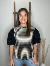 Cargar imagen en el visor de la galería, Bubble Sleeve Striped Knit Top

