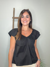 Cargar imagen en el visor de la galería, V-neck Puff Sleeves Poplin Top
