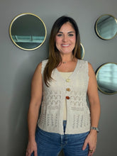 Cargar imagen en el visor de la galería, Patterned Open Knit Longline Vest
