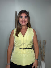 Cargar imagen en el visor de la galería, Belted Neck Sleeveless Top
