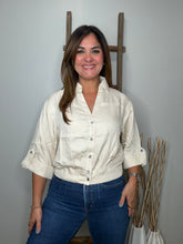 Cargar imagen en el visor de la galería, Solid ¾ V-neck top

