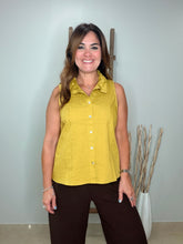 Cargar imagen en el visor de la galería, Solid pintuck pleated top
