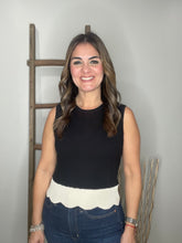Cargar imagen en el visor de la galería, Contrast Scallop Hem Sleeveless Sweater
