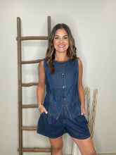 Cargar imagen en el visor de la galería, Denim Button Up Split Hem Vest And Shorts Set
