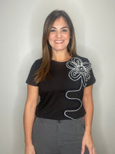 Cargar imagen en el visor de la galería, Embroidery Tee

