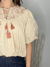 Cargar imagen en el visor de la galería, Embroidered Bubble Sleeve Top
