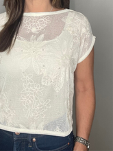 Cargar imagen en el visor de la galería, Boat Neck Floral Crochet Top
