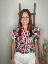 Cargar imagen en el visor de la galería, Multi-floral print top
