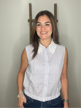 Cargar imagen en el visor de la galería, Cropped Striped Sleeveless Shirt
