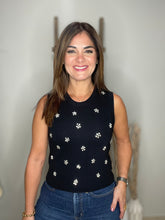 Cargar imagen en el visor de la galería, Solid sleeveless sweater knit pullover top
