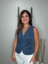 Cargar imagen en el visor de la galería, Tencel Acid Wash Denim Vest
