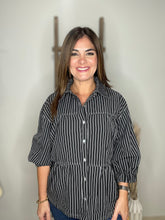 Cargar imagen en el visor de la galería, Black Striped Top
